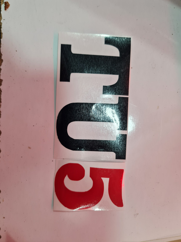 استیکر مشکی قرمز طرح TU5